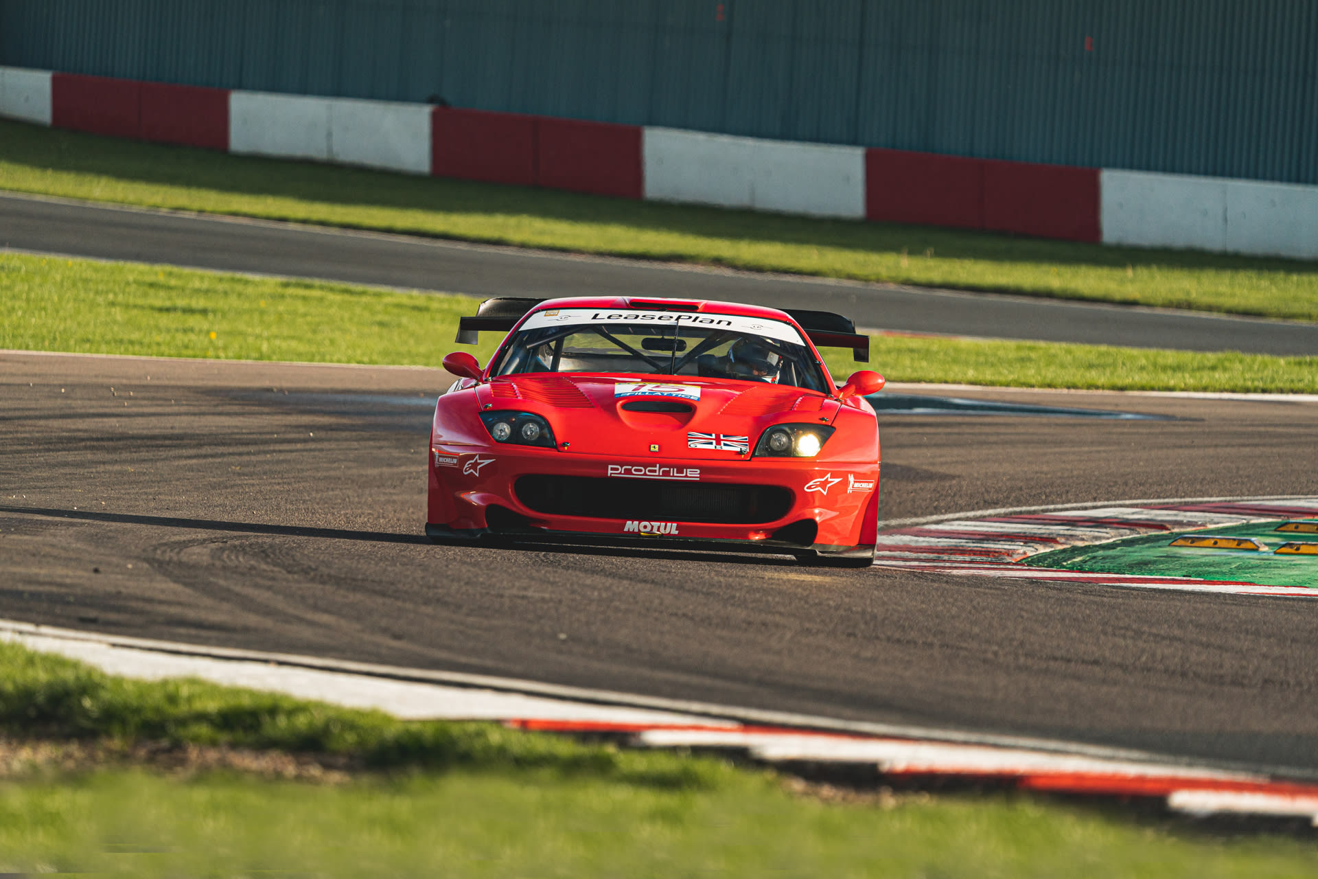 Mistral Ferrari 550 Prodrive #88 フェラーリ Ferrari 550 Maranello by Prodrive - Revs Automedia